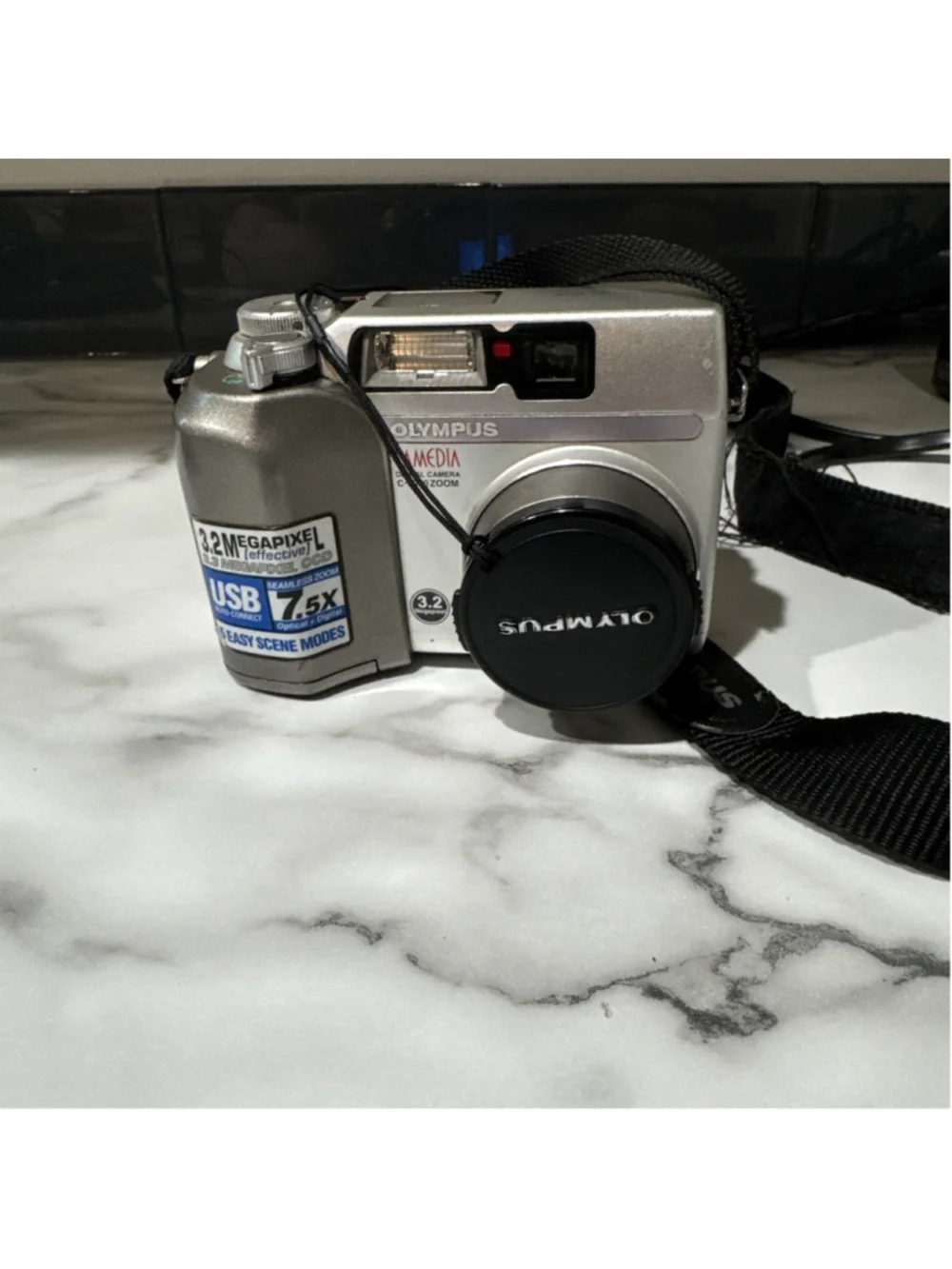 Olympus Digital Camera Camedia C-3020 Zoom 3.2MP Silver Tested A3 With 64mb SD